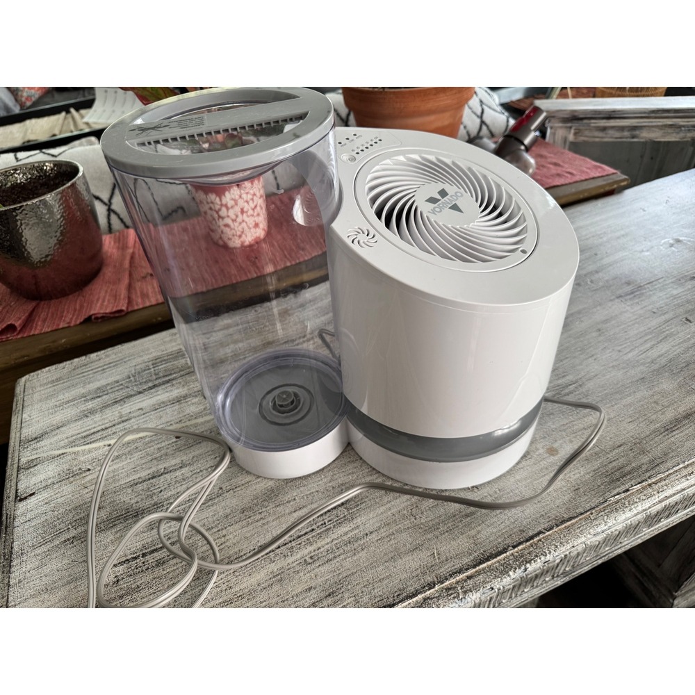 Vornado EV100 Evaporative Humidifier White 1 Gallon Whole Room Vortex Action